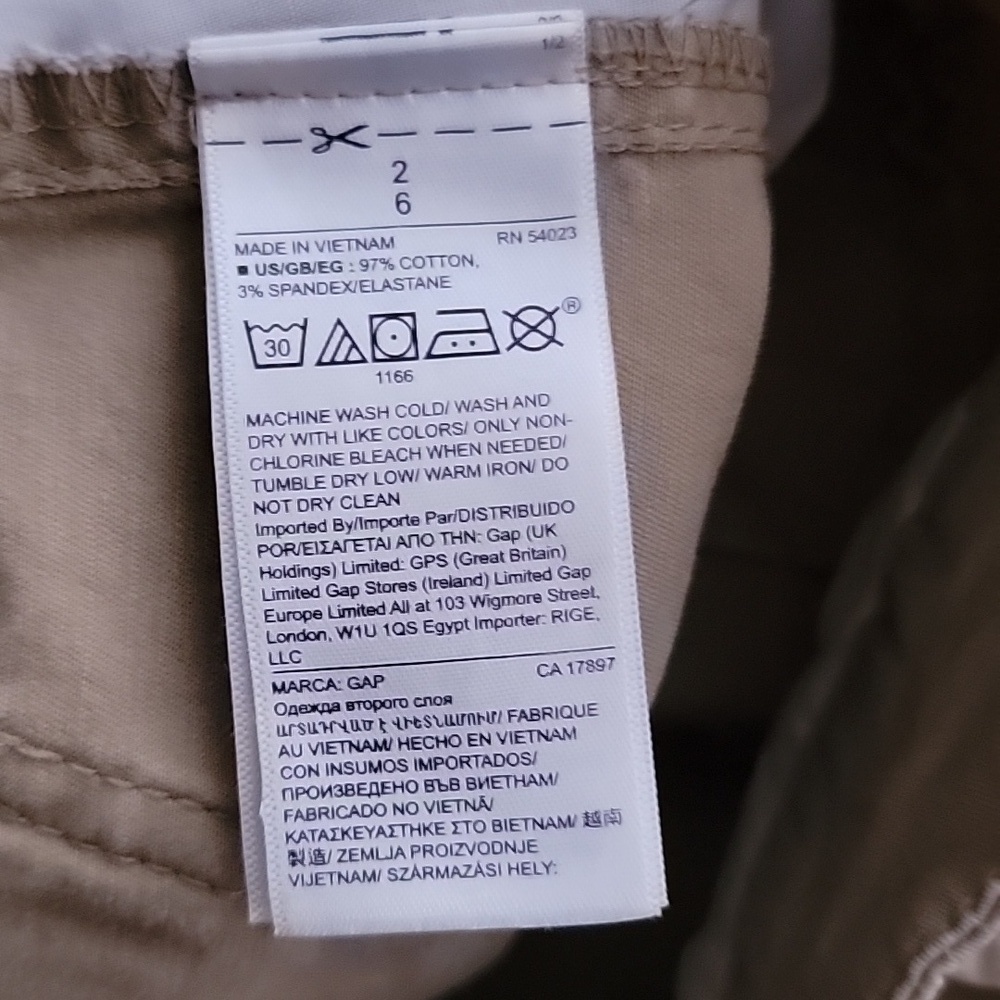 GAP Tan Shorts Size 2 - Picture 5 of 6